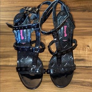 Betseyville/betsey Johnson black heels